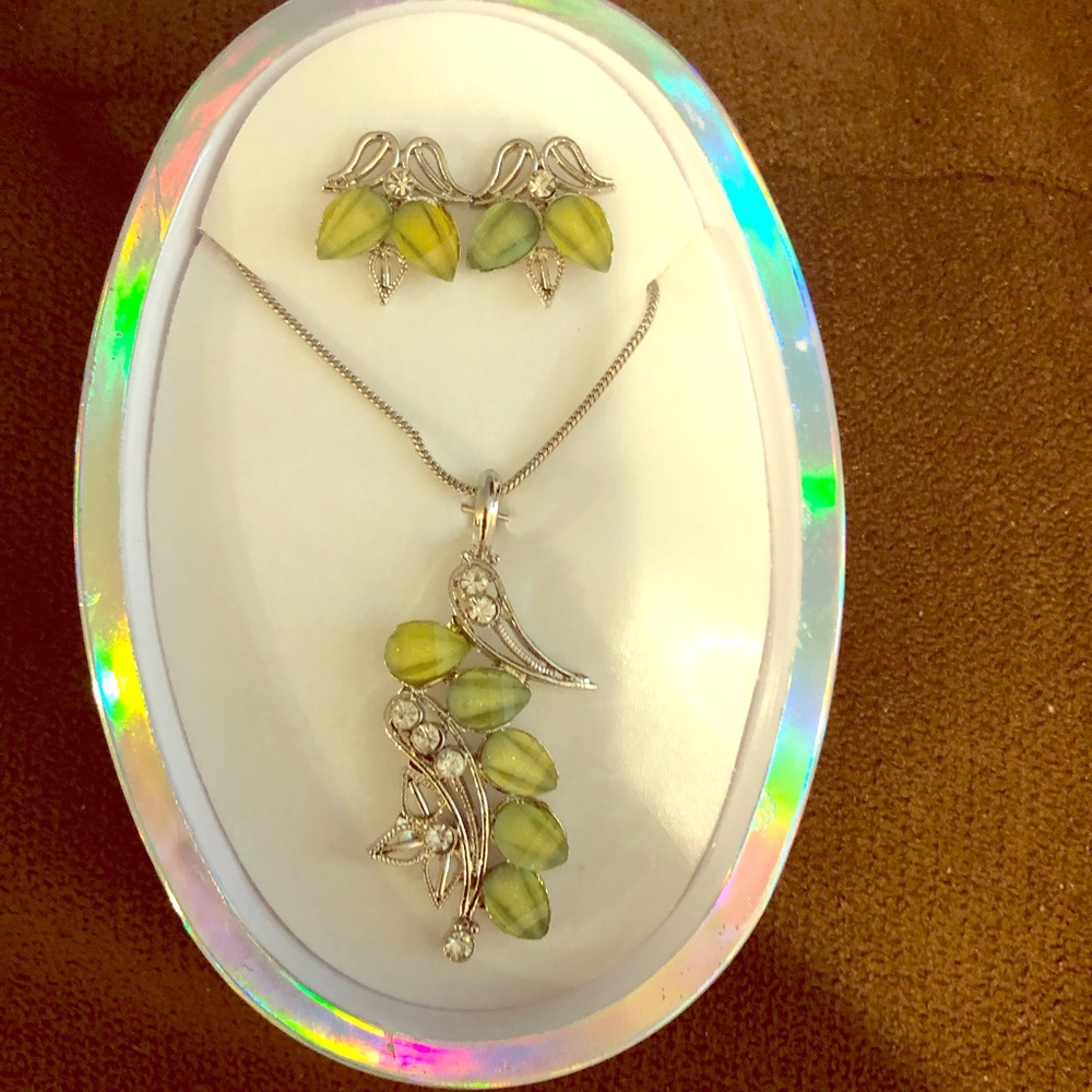 NEW- Necklace and earrings